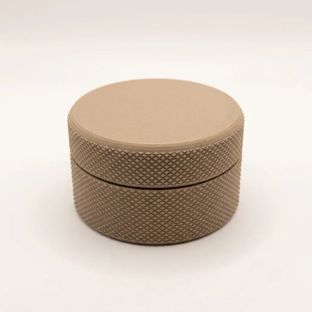 Small screw-lid container
